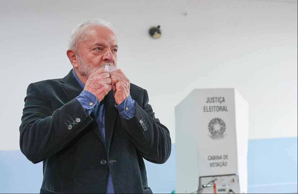 Lula acompanha apuração em SP Lula acompanha apuração em SP