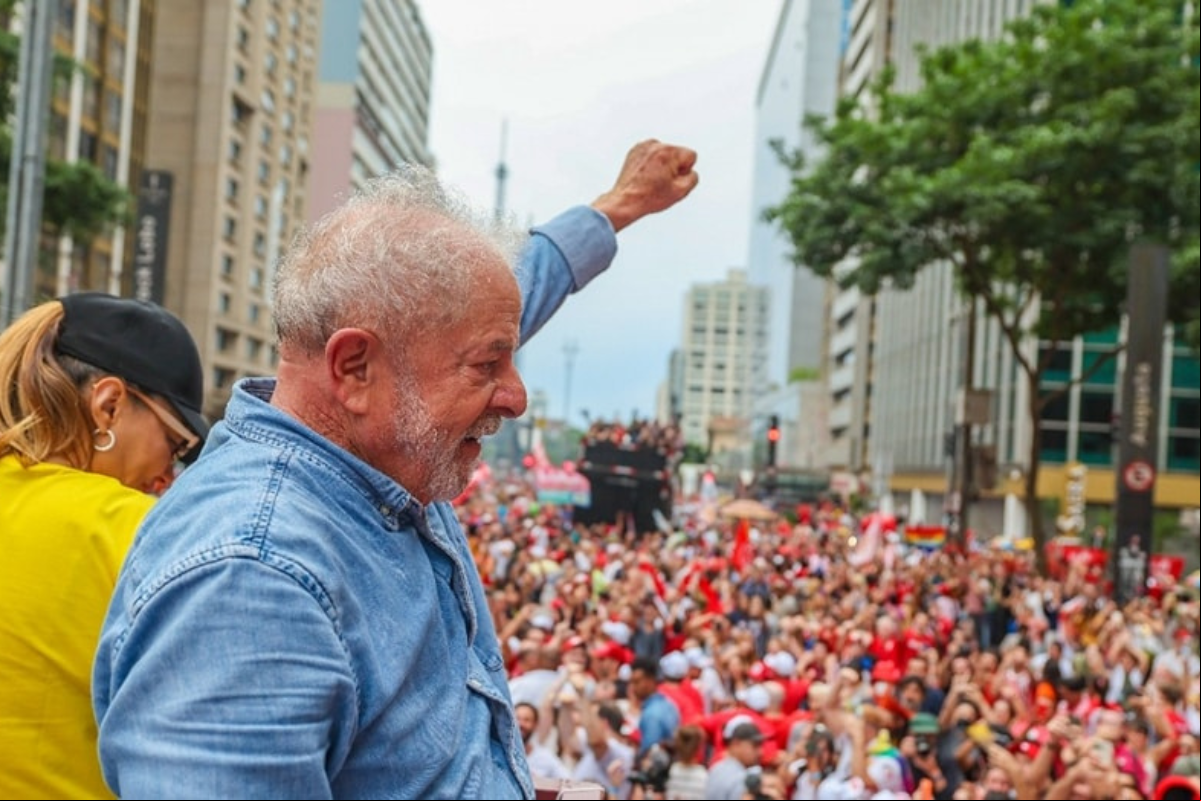 Lula é eleito no 2 turno Lula é eleito no 2 turno